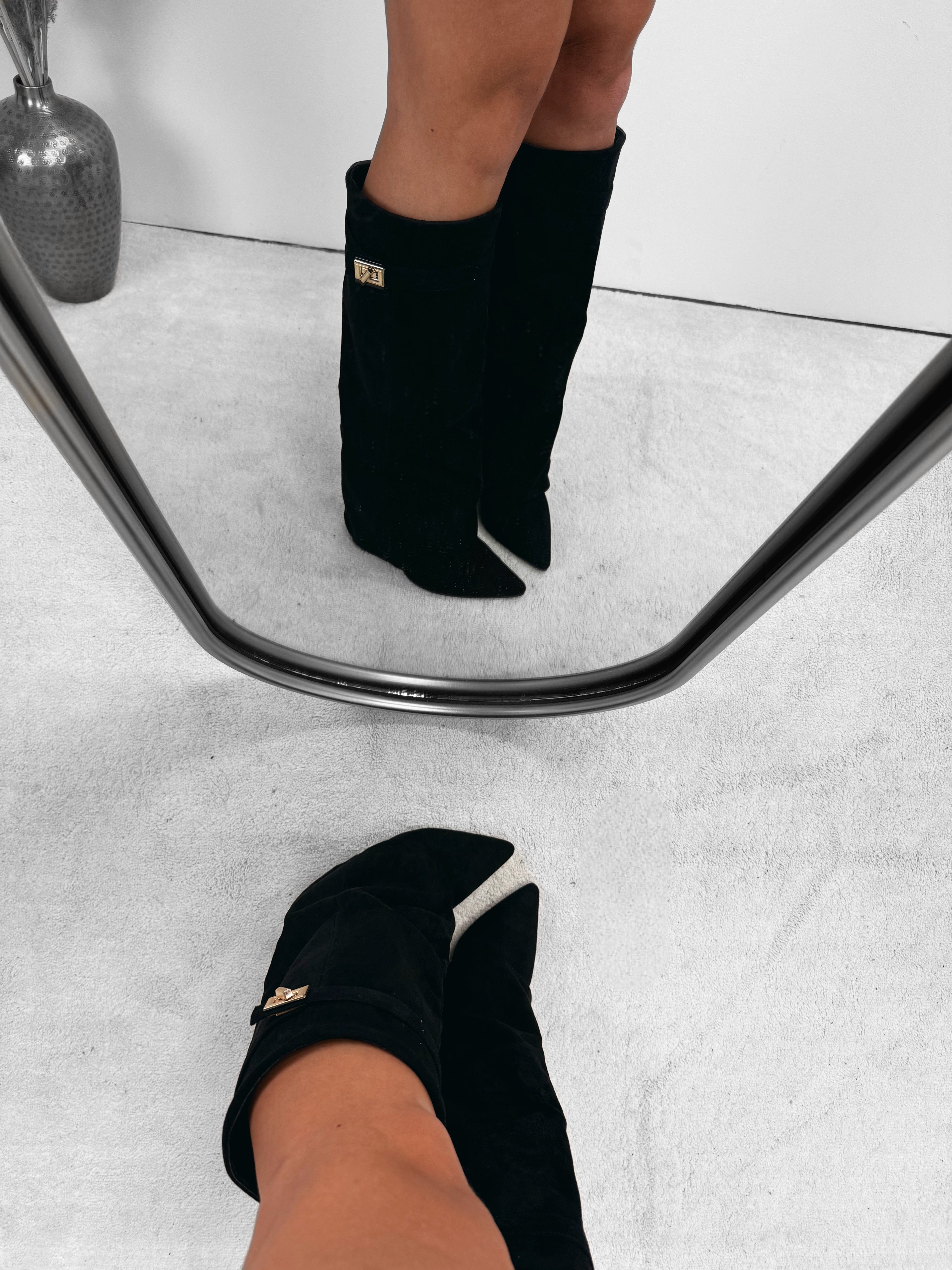 Classic Boot | Timeless Design - Black